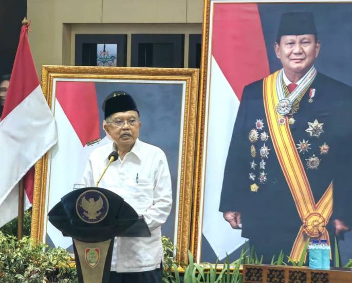 Lantik DMI Kalteng, Jusuf Kalla Tekankan Peran Masjid Dalam Membangun Persatuan dan Ekonomi Umat