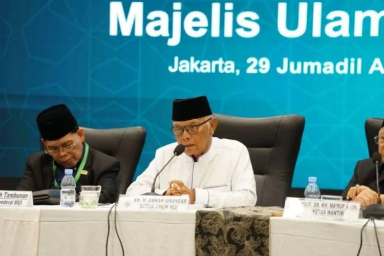 KH Anwar Iskandar Terpilih Kembali Jadi  Ketua Umum MUI Periode 2025-2030