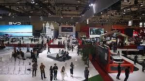 Perang Harga Mobil Listrik Kian Panas di GJAW 2025