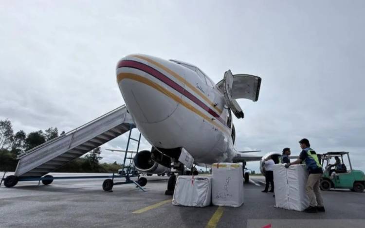 Kemensos Terbangkan Obat-Dapur Umum ke Aceh, Sumut, Sumbar