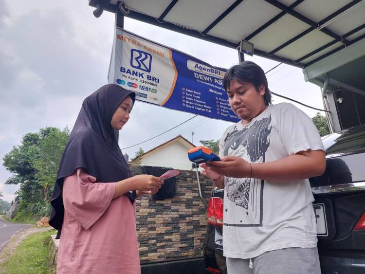 Ada BriLink, Transaksi Miliaran Rupiah Warga Dusun Semudah Belanja di Warung Tetangga