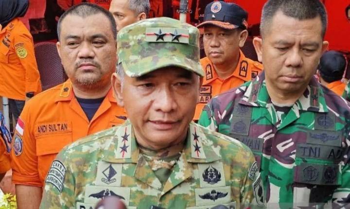 Proses Evakuasi Korban Pesawat ATR 42-500 y di Gunung Bulusaraung Gunakan Teknik Rappeling 