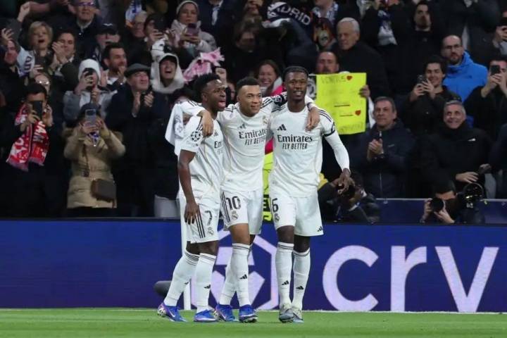 Real Madrid  Pesta Gol,  Hajar Monaco 6-1