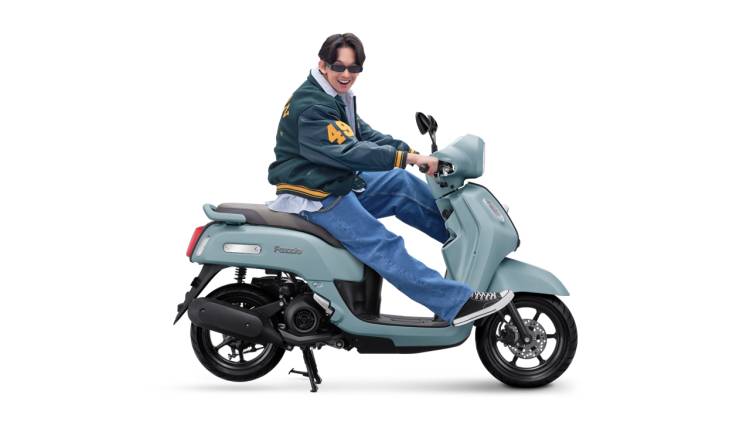 New Year, New Crazee: Yamaha Fazzio Hybrid Hadir Lebih Ekspresif dengan Warna Baru