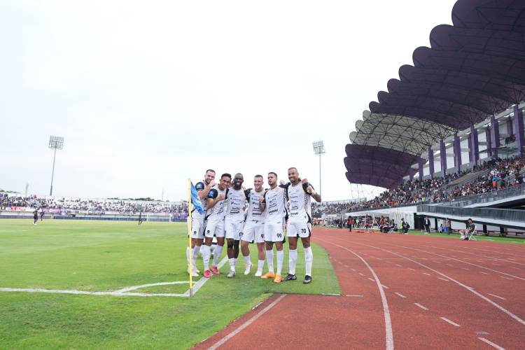 Macan Kemayoran Mengaum di Tangerang, Persija Tekuk Persita 2-0