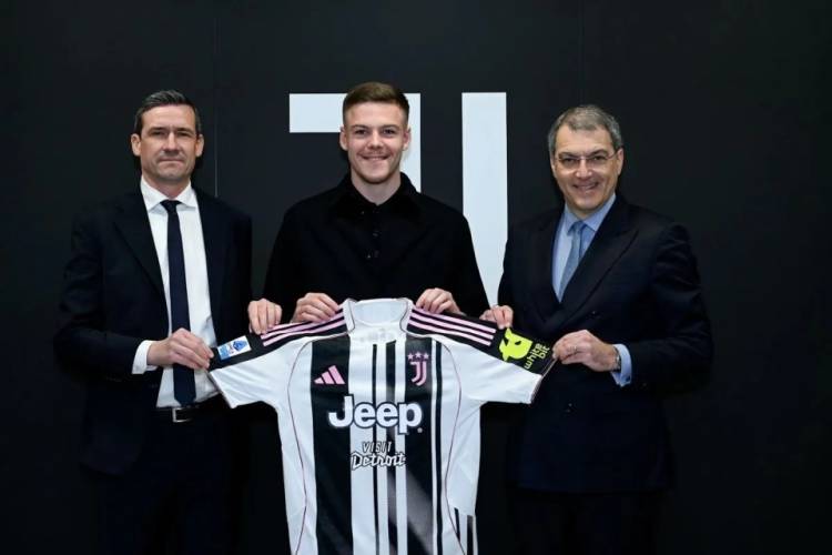 Liga Italia: Juventus Resmi Kontrak Bek Swedia Emil Holm
