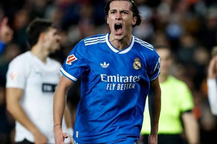 Liga Spanyol: Hajar Valencia 2-0, Real Madrid Pepet Barcelona