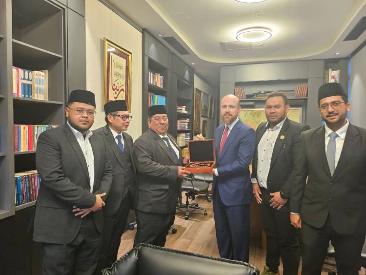 Bilal Erdogan Perkuat Barisan Pemuda Masjid Dunia