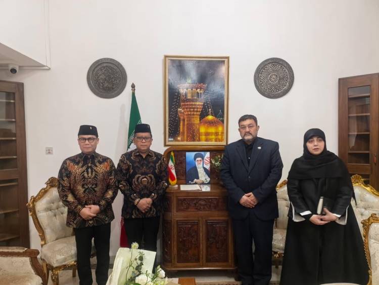 Megawati Soekarnoputri Kirimkan Surat Duka atas Wafatnya Pemimpin Tertinggi Iran Ayatollah Ali Khamenei