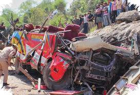 Bus Terjun ke Lereng,  21 Penumpang Tewas