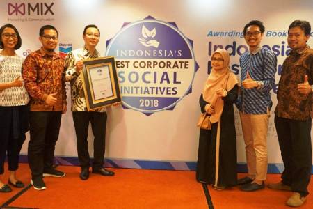 SHARP Solar Panel Project Raih Prestasi; Indonesia’s Best Corporate Social Initiatives 2018