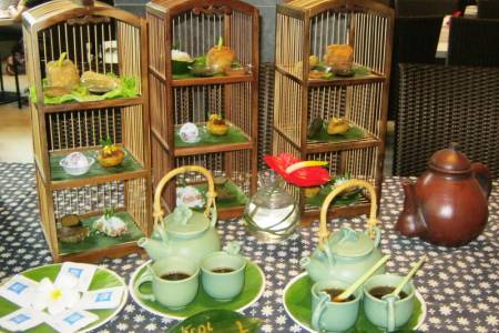 Nongkrong di Ibis HR Muhammad; Sambil Ngopi & Ngemil Jajan Pasar