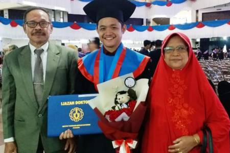 Rendra Panca Anugraha Raih Doktor Termuda di ITS; Usia 24 Tahun