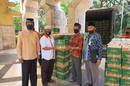 Dewan Masjid Indonesia; Salurkan Paket Kebersihan