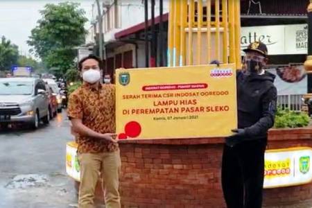 Indosat Ooredoo Serahkan Tugu Lampu Hias; Dukung Program Mempercantik Kota Madiun