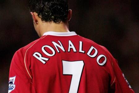 Manchester United Resmi Perkenalkan Christiano  Ronaldo  