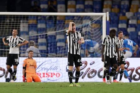 Kalah dari Napoli, Juventus Kian Dekat ke Zona Degradasi