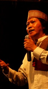 Emha Ainun Nadjib (Cak Nun); Gelar Dialog Publik