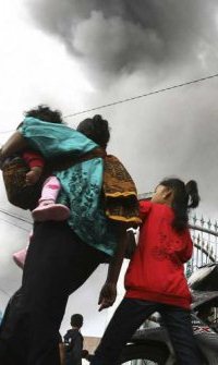 Legislator; Sambangi Posko Pengungsi Sinabung