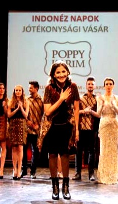 Batik Poppy Karim; Mendunia