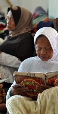 Ratusan Lansia; Jadi Santri Pondok Sepuh Payaman