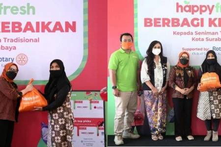 HappyFresh Salurkan 250 Paket Sembako; Dukung Seniman Tradisional Surabaya