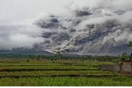 Kominfo : Segera dipulihkan Jarigan Komunikasi di Sekitar Gunung Semeru 