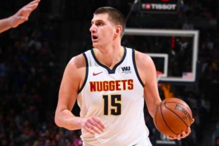 Catatkan Triple-Dobel, Nikola Jokic Masuk dalam Buku Sejarah NBA
