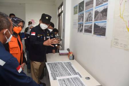 Menteri ESDM: Alat Pemantauan Gunung Semeru akan Dimodernisasi