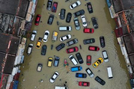 Bahaya Banjir Masih Mengintai, PM Malaysia Akui Kelambanan Bantuan