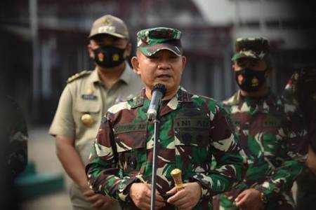 KSAD Jendral Dudung Abdurachman Resmi ditunjuk Jadi Komisaris Utama PT Pindad   