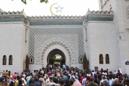 Masjid di Utara Prancis Ditutup karena Khotbah yang “Tidak Dapat Diterima”