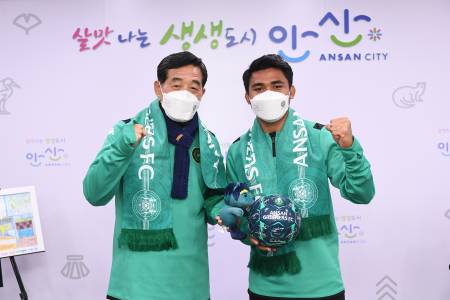 Asnawi Mangkualam Perpanjang Masa Bakti di Ansan Greeners FC