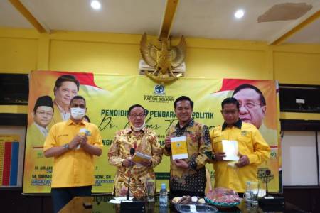 Pesan Akbar Tandjung Jadi Pelecut Semangat Kader Partai Golkar di Surabaya