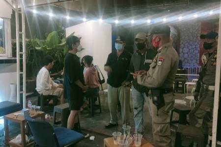 Satpol PP Padang Sayangkan Sejumlah Cafe yang Tak Perhatikan Protokok Kesehatan