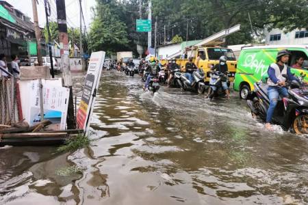 Intensitas Hujan Meningkat, Wagub DKI Jakarta Minta Warga Tetap Tenang dan Waspada