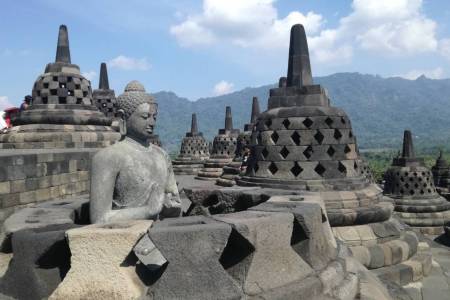 37 Tahun Lalu Candi Borobudur Dibom, Patung dan Stupa Hancur