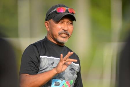 Borneo FC Tunjuk Fachri Husaini Jadi Pelatih Baru