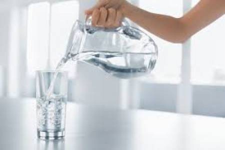  Kebanyakan Minum Air Putih Juga Menimbulkan Ganggguan Kesehatan, Inilah Efeknya!