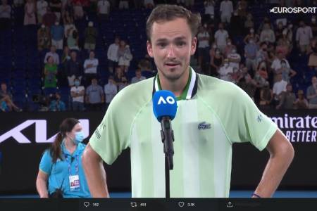 Murka Ke Wasit Australia Open, Medvedev Dijatuhi Denda Rp170 juta