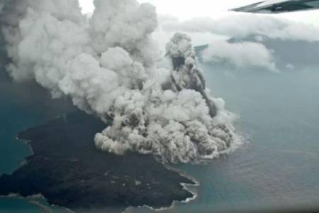Gunung Anak Krakatau Kembali Meletus