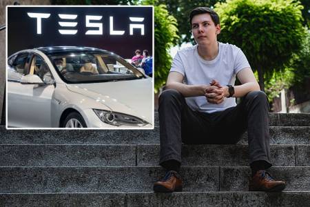 Hacker 19 Tahun Bisa Bobol Sistem Keamanan Mobil Tesla 