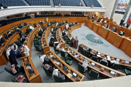 Dua Menteri Kuwait Anggota Kerajaan Mengundurkan diri