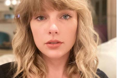 Taylor Swift Resmi Bertunangan, setelah Lima Tahun Pacaran