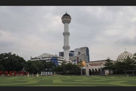 Masjid Raya Bandung Dukung Aturan Tentang Penggunaan Toa, Ini Alasannya