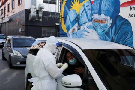 Menkes Malaysia: Jangan Anggap COVID-19 Seperti Flu Biasa!