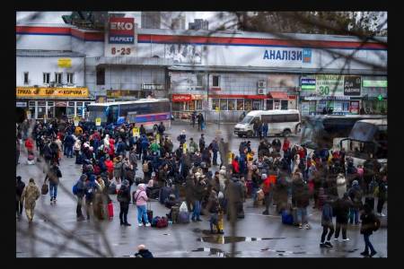 Rusia Menangkap 2.000 Demonstran Tolak Invasi ke Ukraina