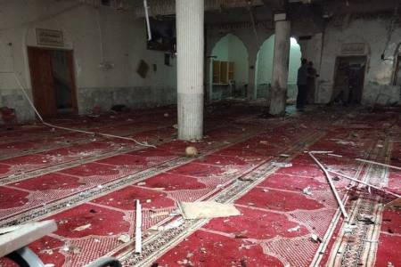 Dibom saat Salat Jumat, Puluhan Tewas di Masjid Syiah
