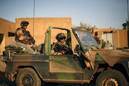 Pejabat Senior Al-Qaeda Dibunuh di Mali oleh Tentara Prancis