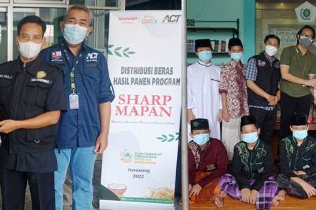 Sharp Indonesia Donasikan 5,2 Ton Beras, Rayakan HUT Ke-52